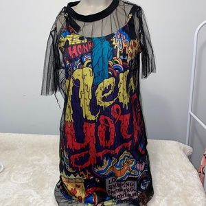 two-piece dress with black background very pretty Colombian